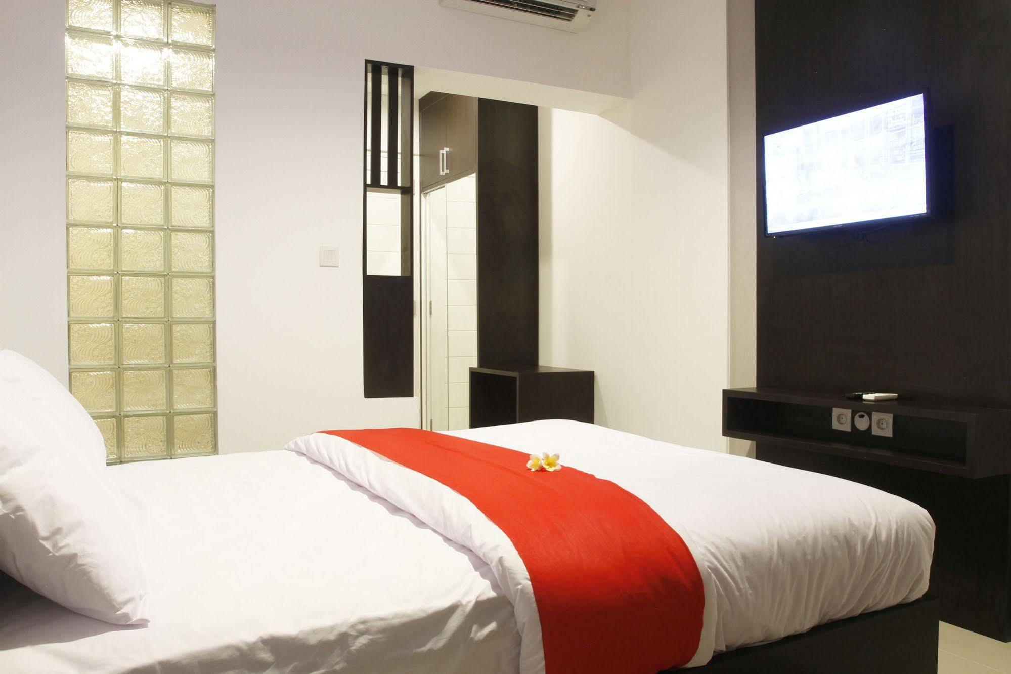 Lowcost Bed & Breakfast Jimbaran Exteriör bild